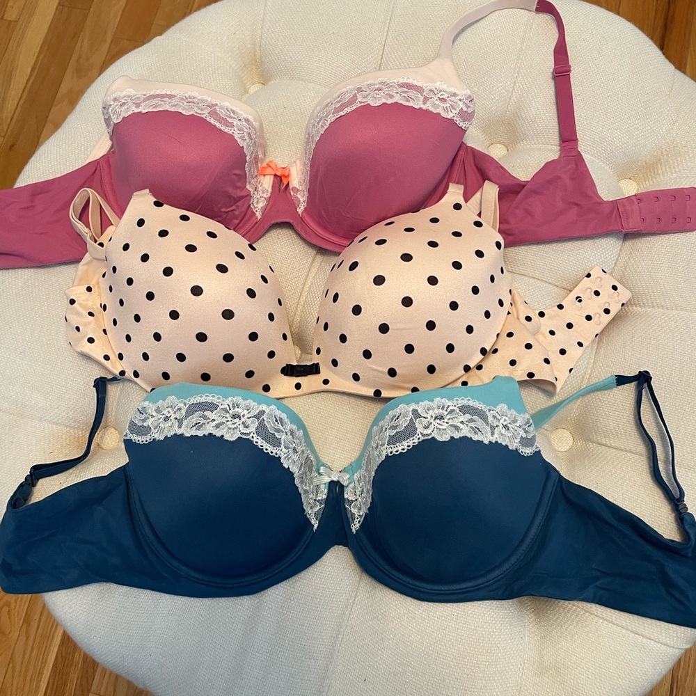 Victoria's Secret Lace Trimmed Bra Set - Pink, Cream, and Blue